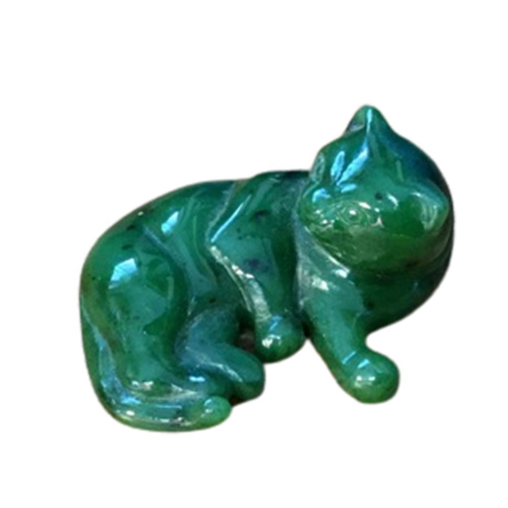 Jade Cat, prone
